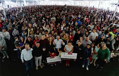 Entrega Martí Batres 8 mil nuevas tarjetas del programa Mi Beca para Empezar