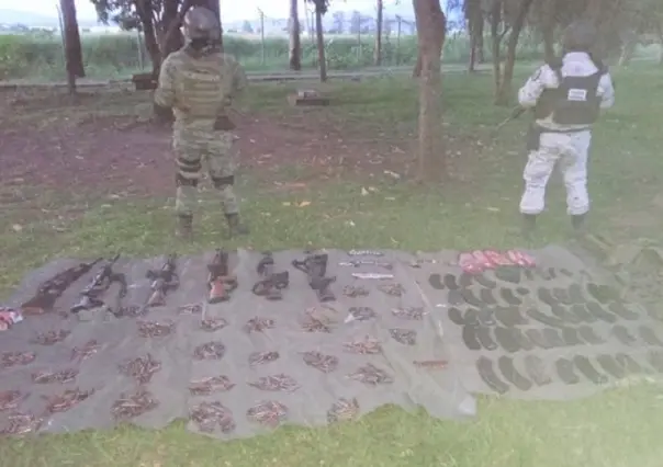 Aseguran 10 armas de fuego y 2 mil 600 cartuchos en Los Reyes, Michoacán