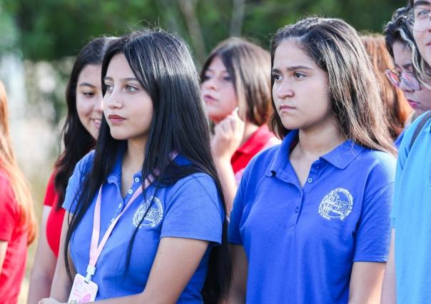 Preparatoria 15 de la UANL y ICIFED colaboran en construcción de campo deportivo