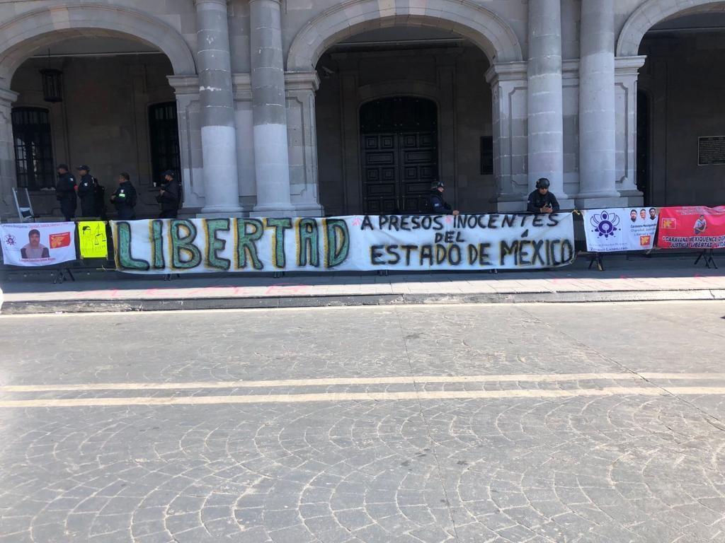 Plantón por parte del colectivo ‘Haz Valer mi Libertad’ en Toluca. Crédito: POSTA.