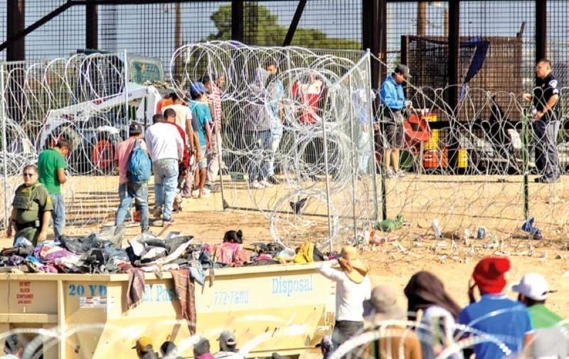 Los migrantes, centro y sudamericanos, pero principalmente venezolanos, llegan hasta este punto guiados por lo que llaman la “aplicación CBP-One”. Foto: Especial.