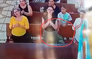 VIDEO: Roban madre e hija carteras en plena misa