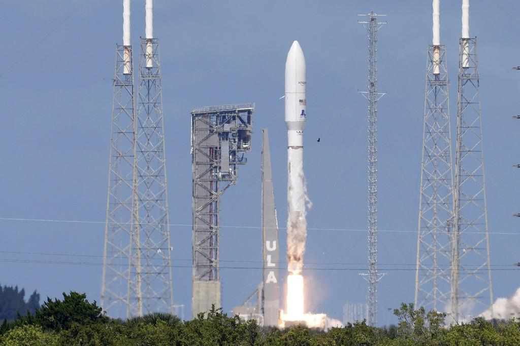 Un cohete Atlas 5 de Amazon despega del Complejo de Lanzamiento Espacial 41 en Cabo Cañaveral, Florida, el viernes 6 de octubre de 2023.(AP Foto/Terry Renna)