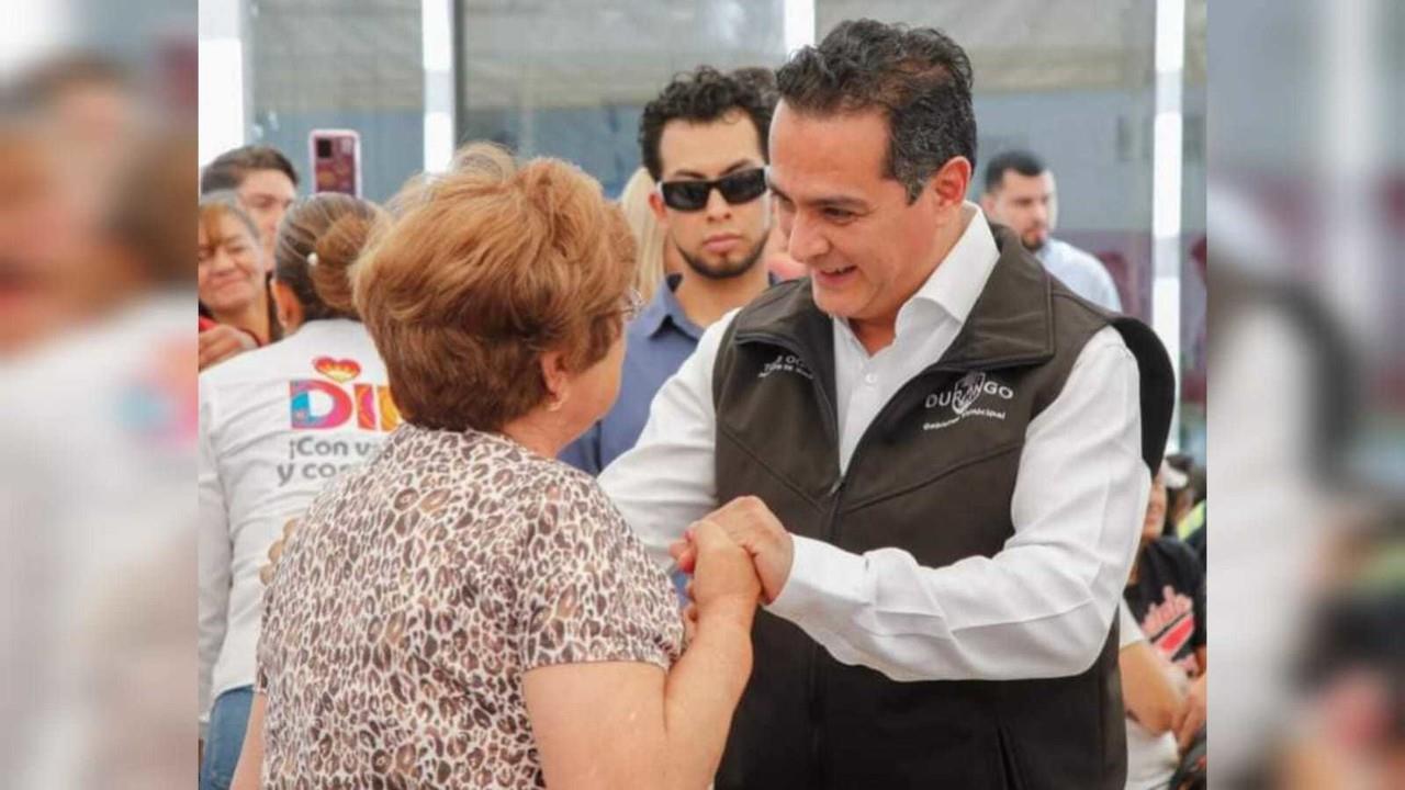 Toño Ochoa con diversos programas sociales ha apoyado la economía del duranguense. Foto: Cortesía.