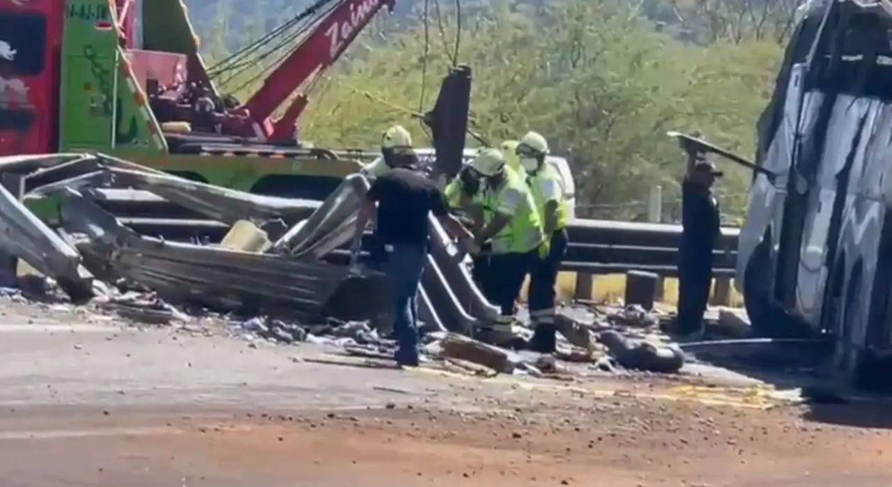 Tragedia en Carretera: 18 muertos y 35 heridos en Oaxaca. Foto: Captura de pantalla