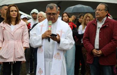 Escobedo festeja el Día Mundial de los Animales con bendición y caminata de mascotas