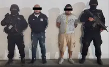 Detienen a dos hombres con arma de fuego y drogas en El Carmen, Nuevo León