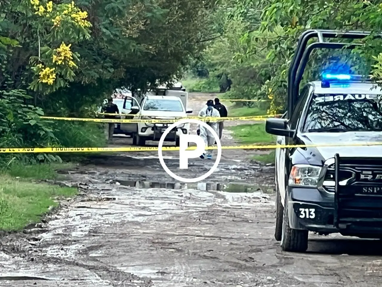 Elementos de la policía municipal acudieron al lugar para asegurar el área, mientras que elementos de la Agencia Estatal de Investigaciones llevan a cabo las diligencias correspondientes. Foto: Especial/ POSTAMX