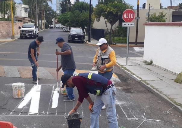 Colocan un crucero uno y uno, ahora en la colonia Los Ángeles