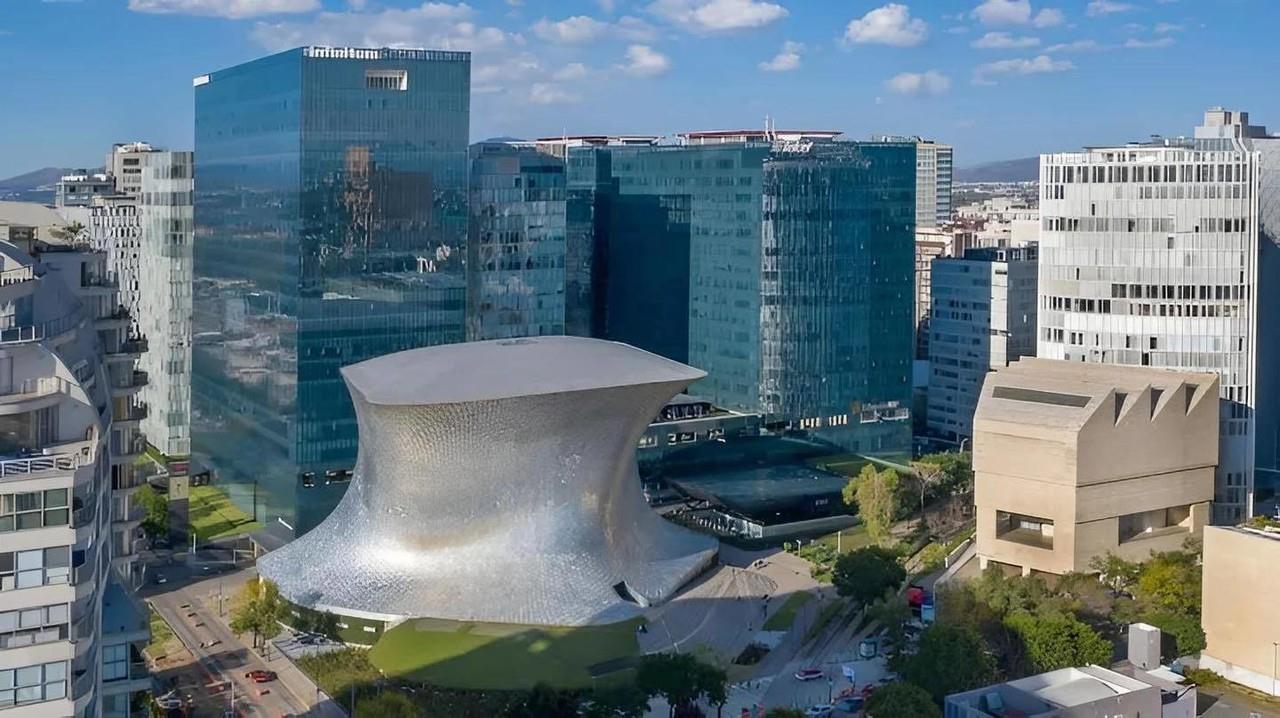 FOTOS: Chilangolandia inflable, la Ciudad de México como nunca la has visto
