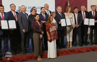 Firma Delfina Gómez Acuerdo para la Federalización de los Servicios de Salud