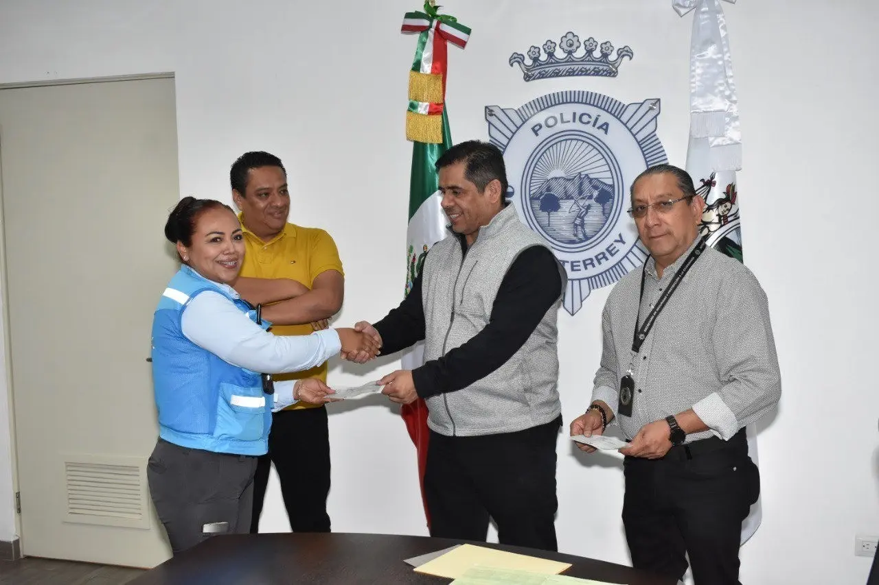Reconoce Monterrey a oficiales de Tránsito