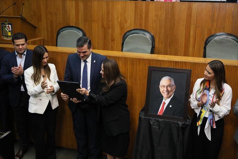 Rinde Congreso homenaje a Luis Eugenio Todd