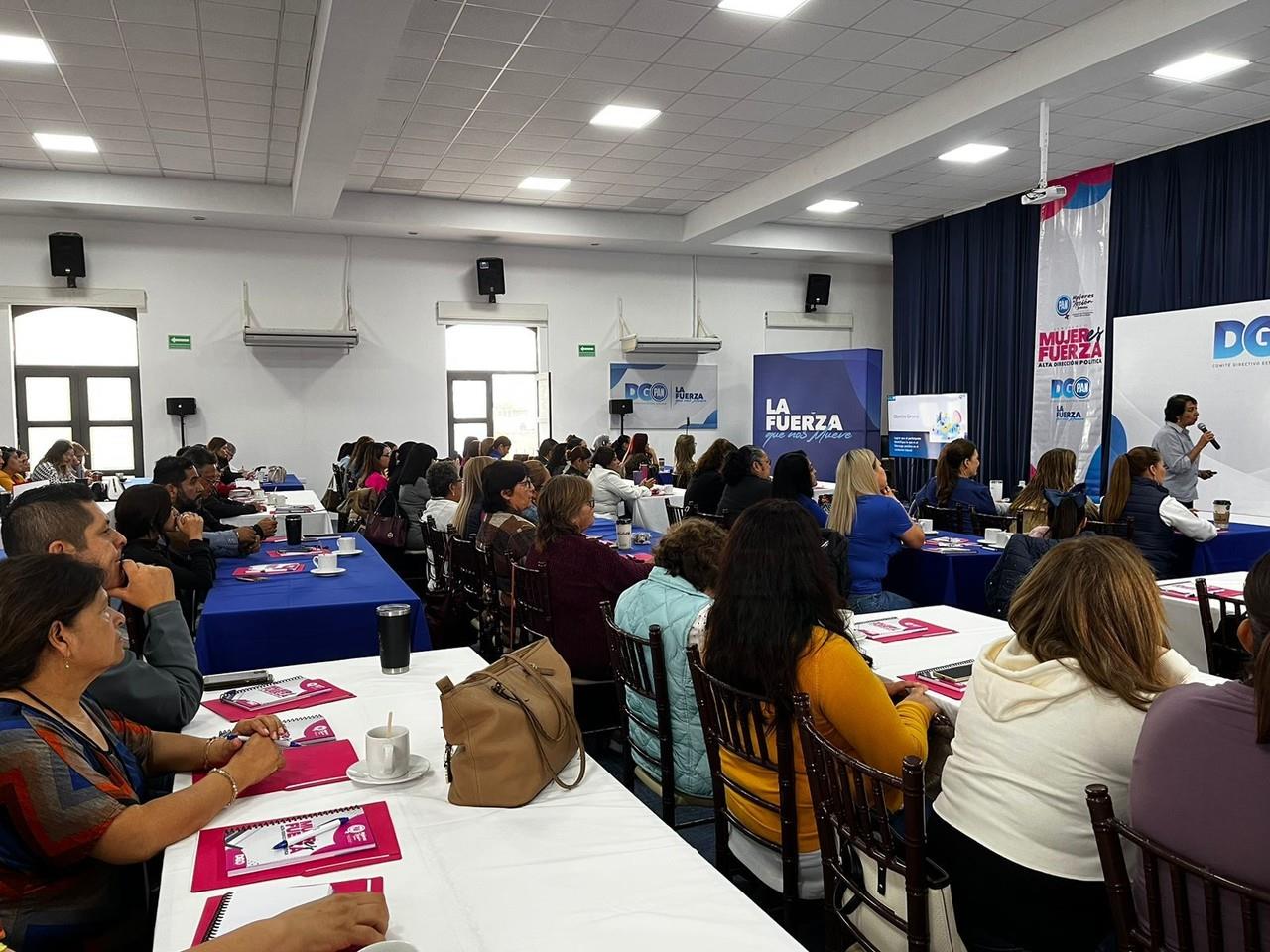 Este evento, organizado por la Secretaría de Promoción Política de la Mujer,  con el objetivo de fomentar perfiles destacados que lideren el partido en diferentes puntos de la entidad. Foto: Cortesía.