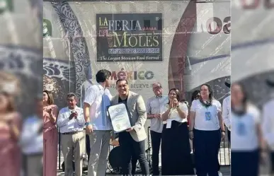 Edwin Luna recibe reconocimiento Fuerza Migrante en Los Ángeles