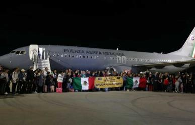 VIDEO: Llega a México los primeros repatriados de Israel en avión de la FAM