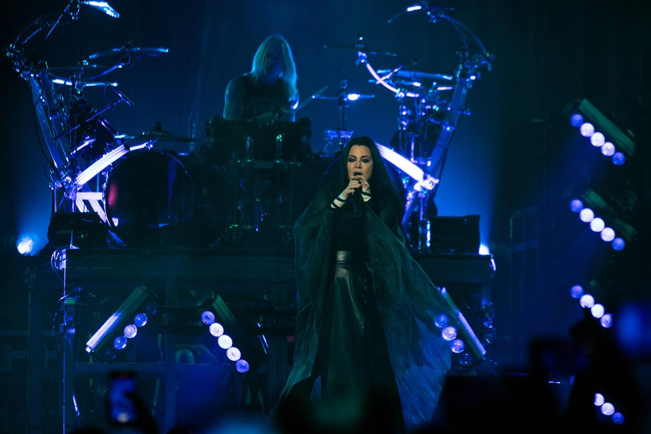 Amy Lee volvió a conquistar con su voz a los regios en esta tercera visita que Evanescence hizo a la ciudad. Foto. Cortesía Zignia Live