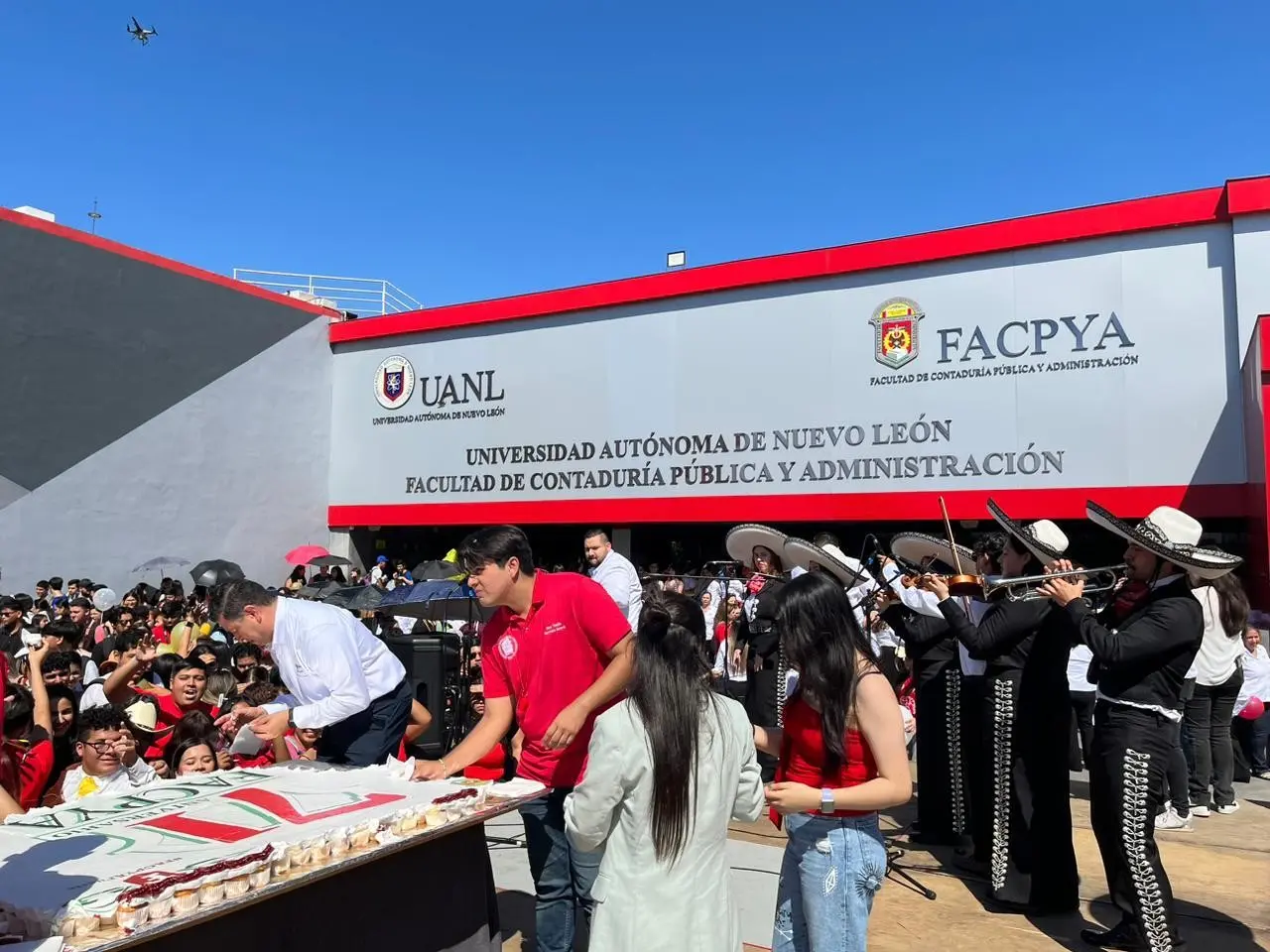 Alumnos y docentes celebraron los primeros 71 años de la Facultad de Contaduría Pública y Administración (FACPYA) de la Universidad Autónomade Nuevo León (UANL). Foto: Cynthia Pardo