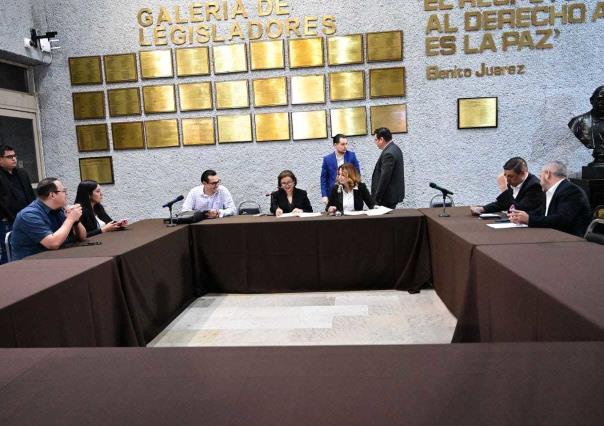 Aprueba Congreso de Nuevo León renuncia de Alhinna Vargas