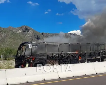 Camión es destruido por aparatoso incendio