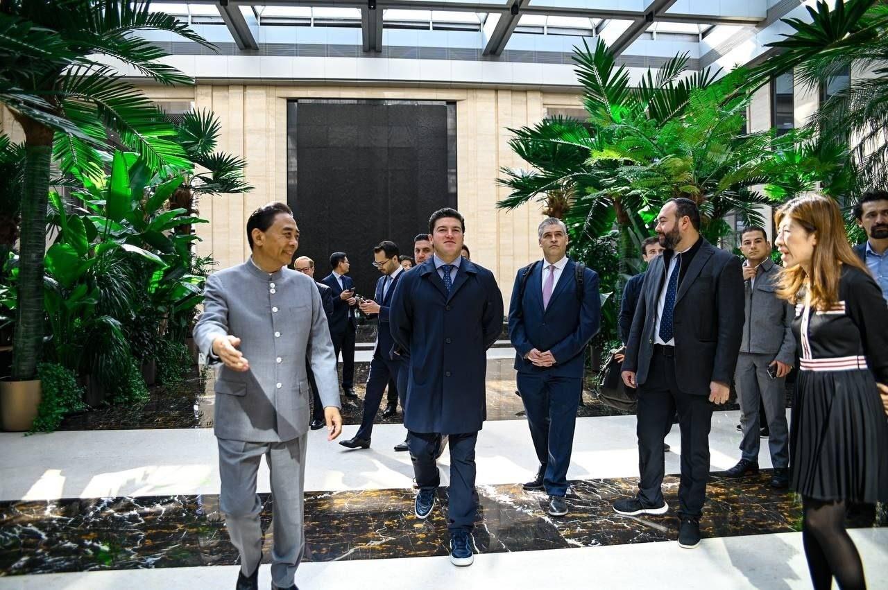 Arranca Samuel García gira en Beijing, China; busca atraer empresas renovables
