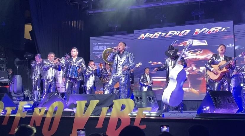 La noche del martes Edwin Luna y La Trakalosa de Monterrey hicieron la presentación del disco Norteño Vibe en el Auditorio Cumbres. Foto. Arturo González