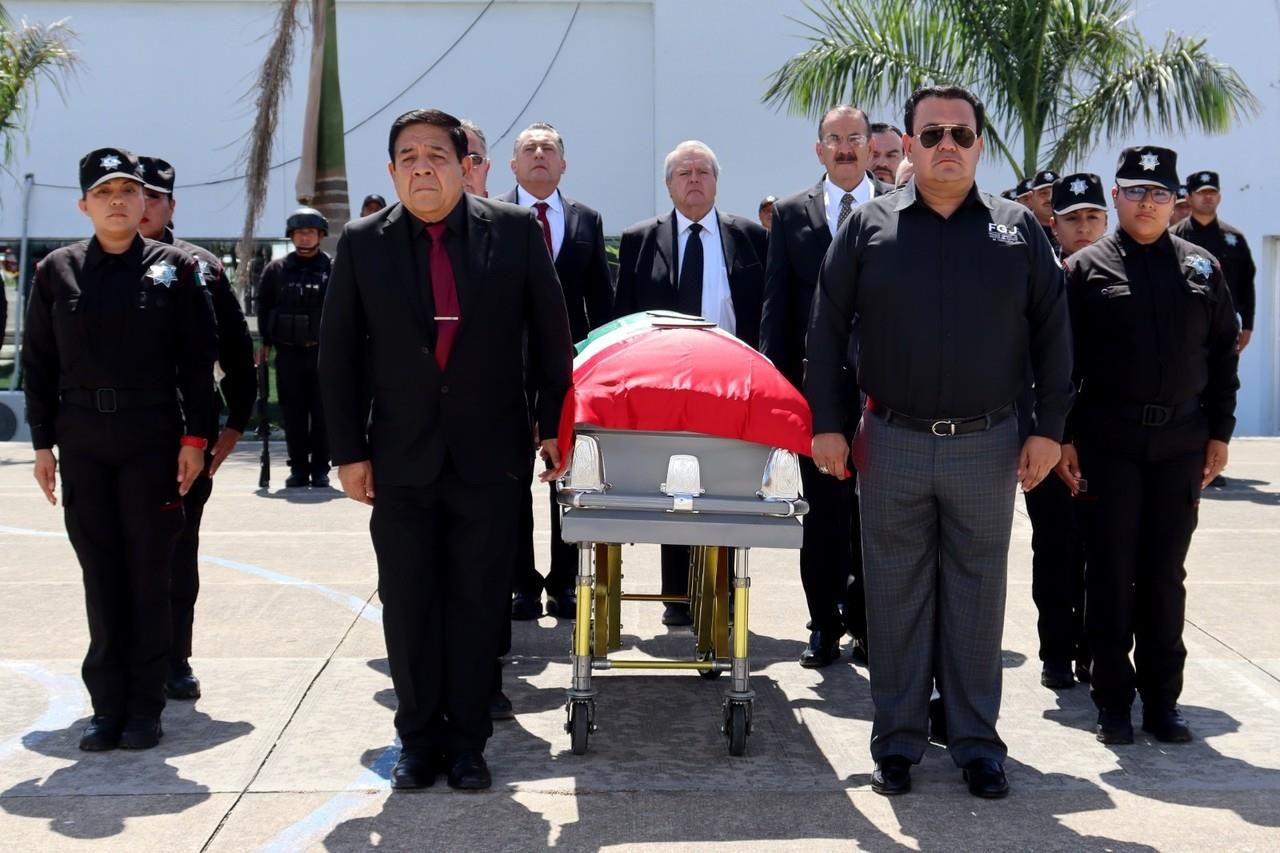 Rinden honores a policía muerto tras enfrentamiento en San Fernando, Tamaulipas
