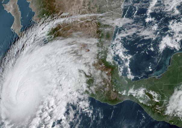 Huracanes Norma y Tamy amenazan Los Cabos