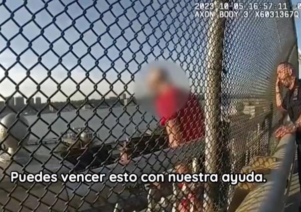 VIDEO: Rompe en llanto policía tras convencer a hombre de no quitarse la vida