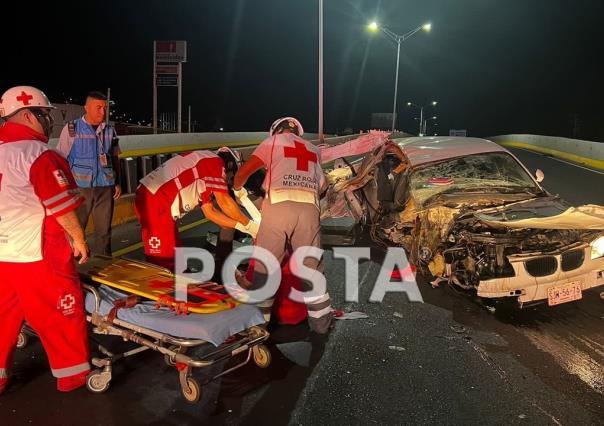 Choque aparatoso deja un herido en Monterrey