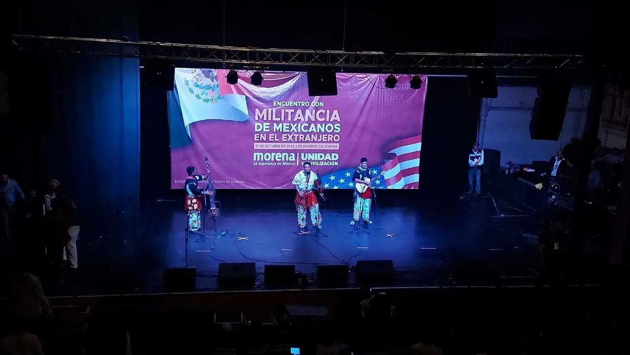Claudia Sheinbaum se reúne con mexicanos en Los Ángeles