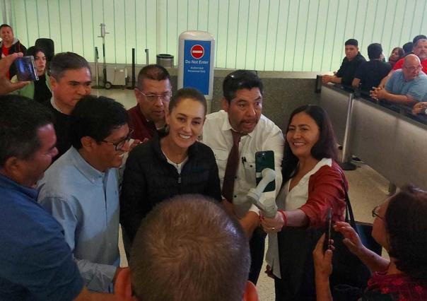 Simpatizantes de Morena celebran llegada de Claudia Sheinbaum a Los Ángeles