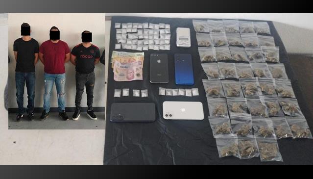 Detienen a tres hombres con 100 dosis de droga en Residencial Santa Fe