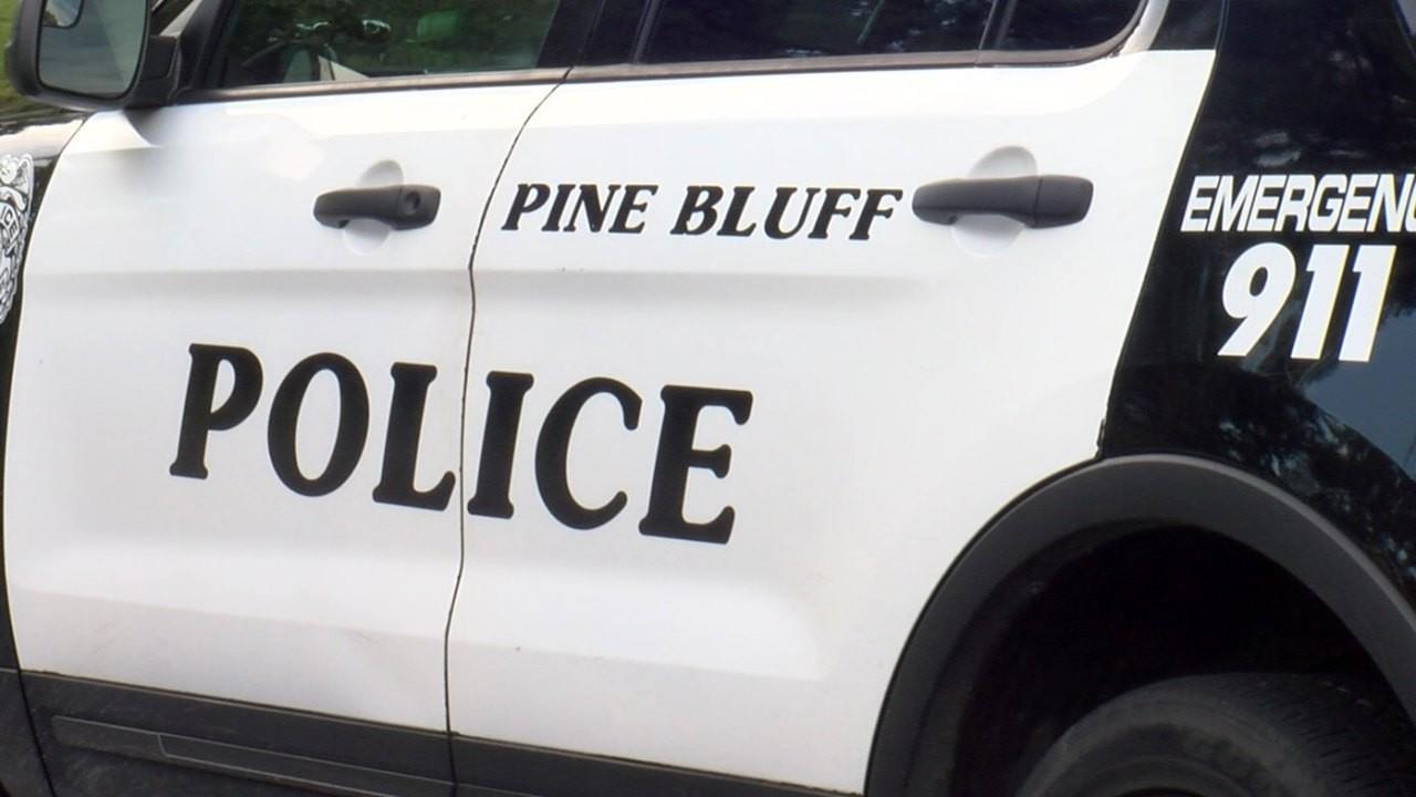 La Policía de  Pine Bluff logró detener a 2 sospechosos. Foto: Twitter @KARK4Noticias