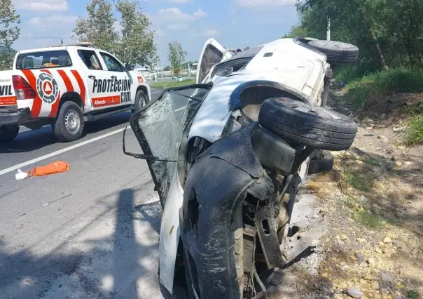 Vuelca automóvil en la carretera Nacional en Allende; hay 3 lesionados