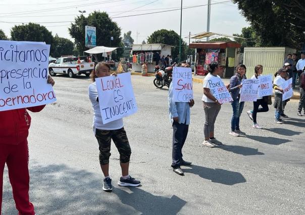 Suman 4 horas de bloqueo en la México-Querétaro