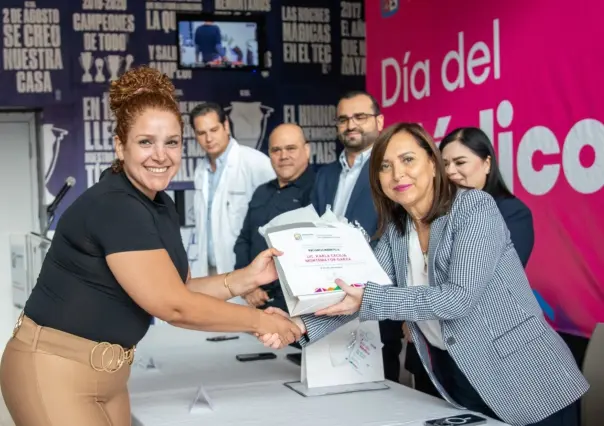 Alcaldesa Cristina Díaz lidera emotivo acto en memoria de médicos en Guadalupe