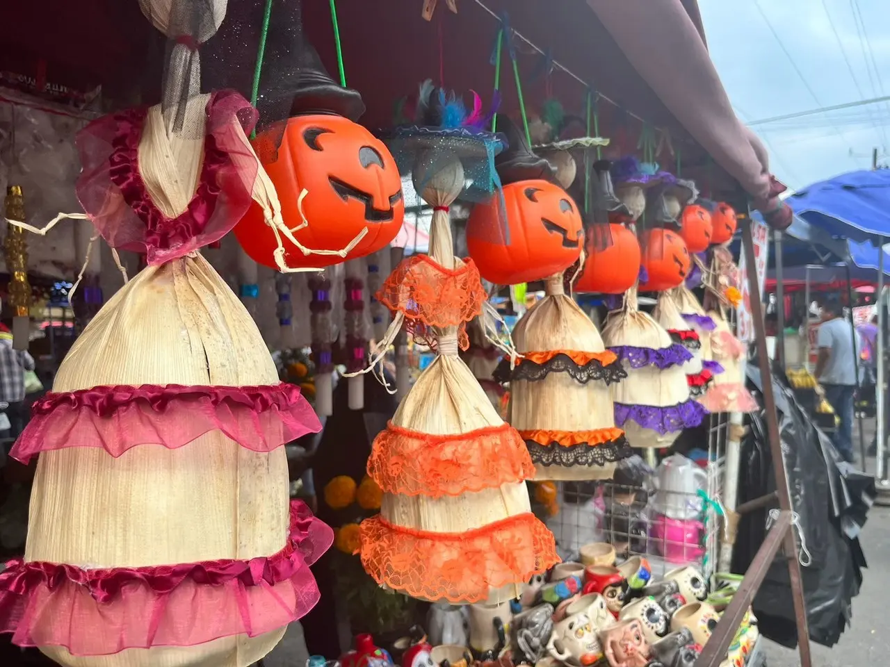 Comerciantes reportan bajas ventas en flor de cempasúchil