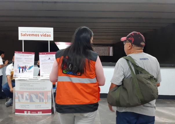 Implementan módulos contra suicidio en el metro de la CDMX