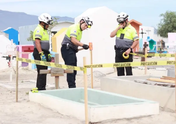 Arranca Protección Civil de García operativo en panteones por Día de Muertos