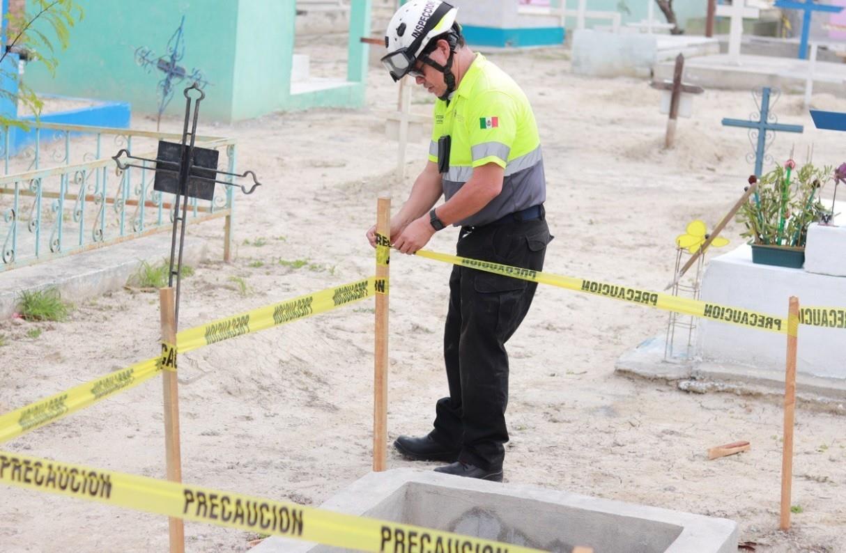 Arranca Protección Civil de García operativo en panteones por Día de Muertos
