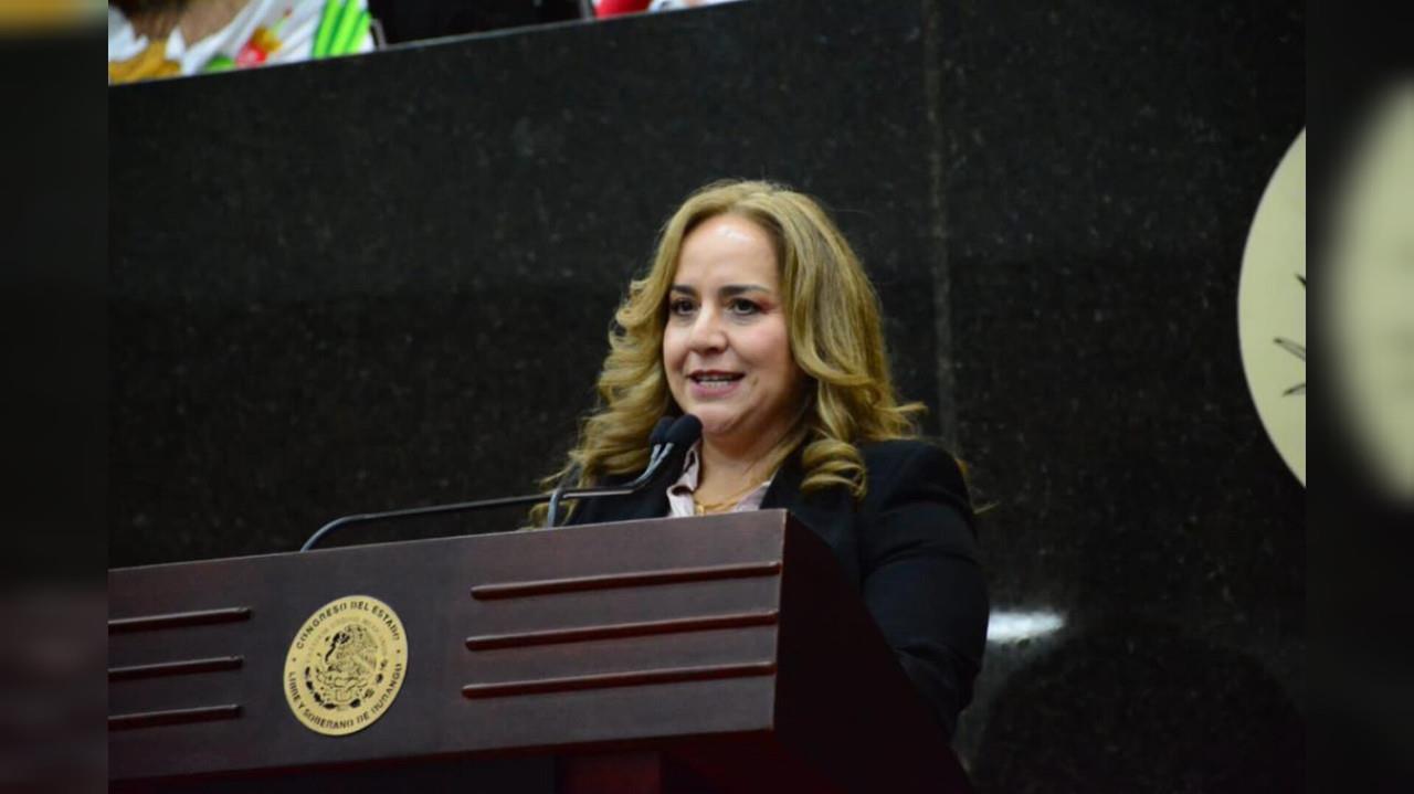 La diputada Verónica Pérez Herrera presentó la iniciativa de reformas a la Constitución Política del Estado. Foto: Cortesía