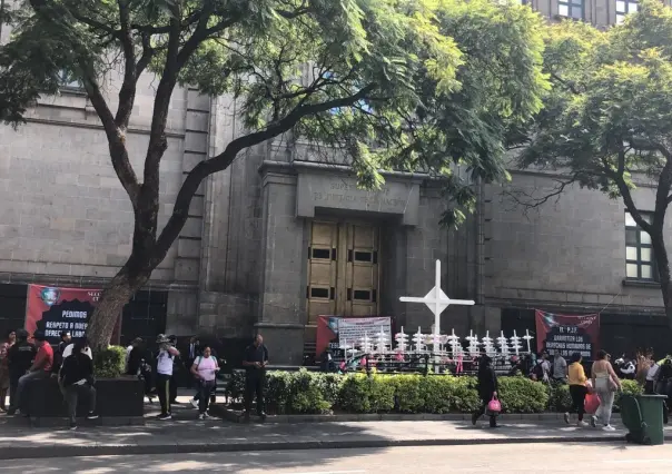 Lanza AMLO 10 cuestionamientos a los ministros de la Suprema Corte