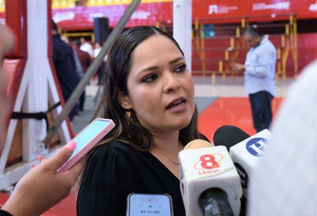 La secretaria del Ayuntamiento, Natalia Fernández, explicó los detalles del operativo. (Fotografía: Cortesía)