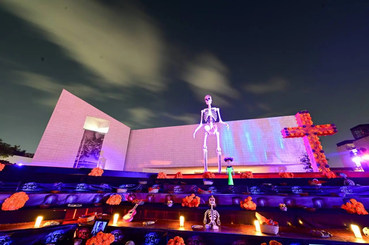 La programación de todas las actividades convocadas en torno a estas fechas tan arraigadas en lo mexicano estará en las redes sociales del Festival Santa Lucía. Fotos. FISL y video. 3 Museos