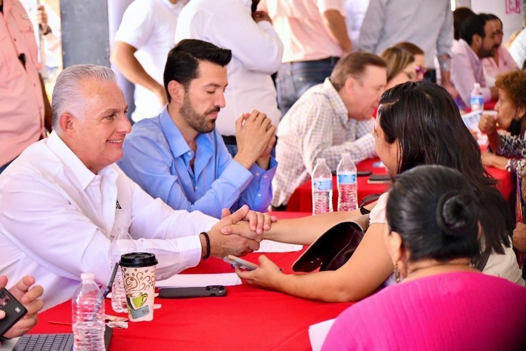 El alcalde estuvo acompañado por distintas direcciones. (Fotografía: Cortesía Ayuntamiento de Torreón)