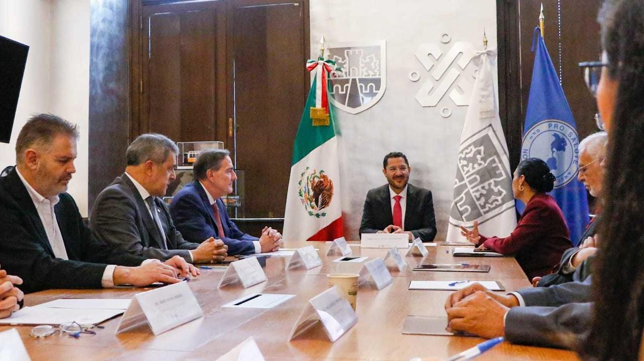 La reunión tuvo lugar en el Palacio del Ayuntamiento en el Zócalo capitalino. Foto: @martibatres