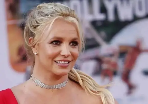 Rompe Britney Spears récord de ventas con lanzamiento de su libro autobiográfico