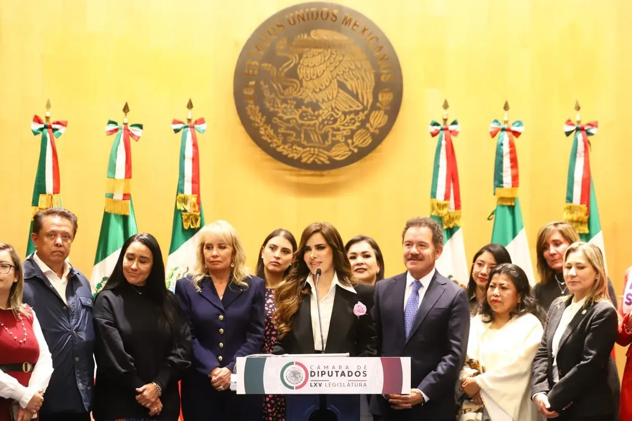 Gloria Trevi destacó no señalar a las familias de las víctima de trata de personas. Foto. Twitter @NachoMierV