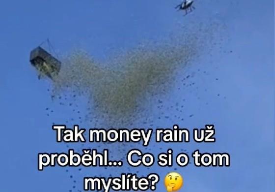 Las imágenes que se hicieron virales en redes sociales muestran el emocionante momento en el que el dinero caía desde el cielo. Foto: Especial.